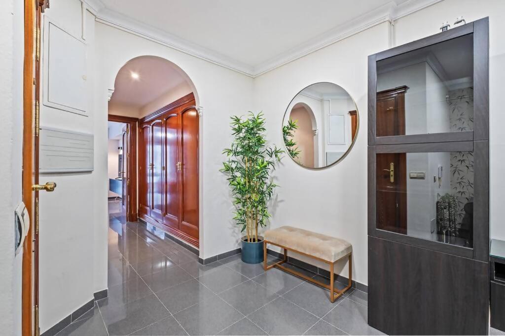 Piso En Atarazanas Apartment Malaga Luaran gambar