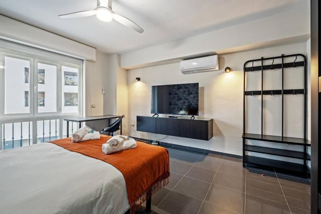 Piso En Atarazanas Apartment Malaga Luaran gambar